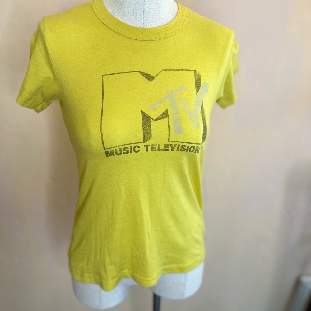 Junk food vintage MTV tshirt, size large